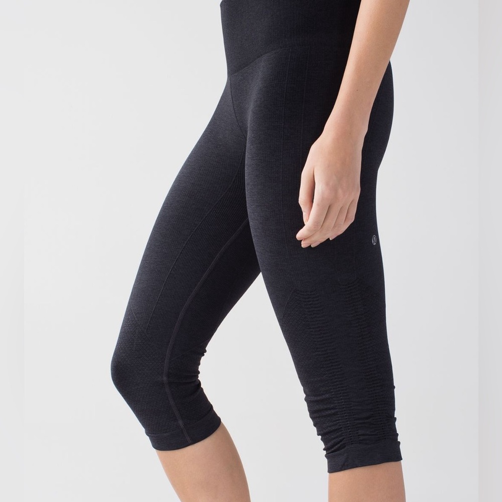 Lululemon In The Flow Crop II Leggings Heathered Deep Coal Size 6